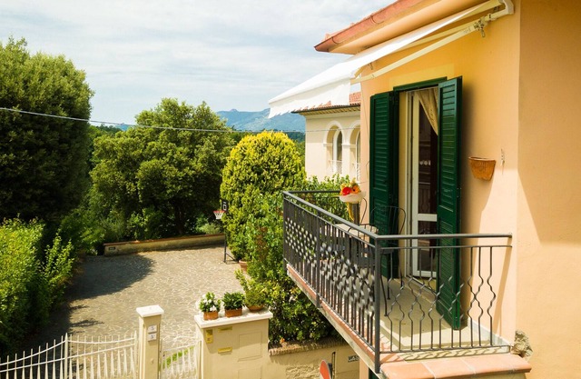 Air-conditioned holiday home in a central location in Tuscany at an affordable price