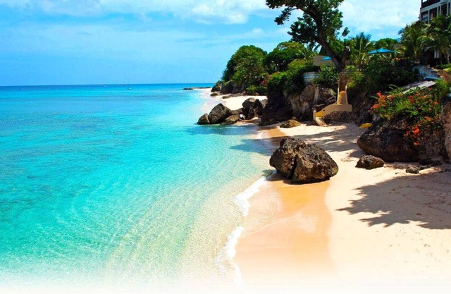 Air conditioned studio with a pool