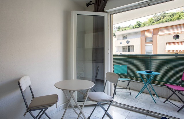 Air-conditioned studio district Bornala