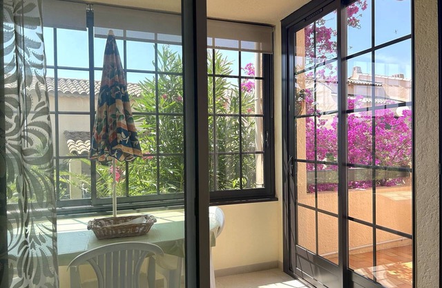 Airy 1BR Apartment with Terrace, A/C, Parking - Steps to Cavalière Beach