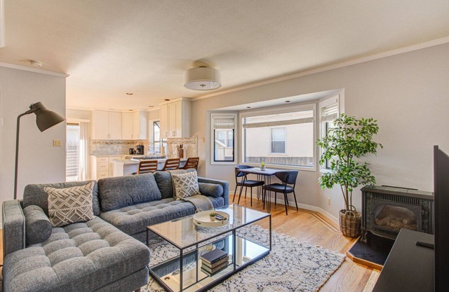 Airy South SF 3BR w/Balcony & Backyard, nr Food & Coffee, by Blueground