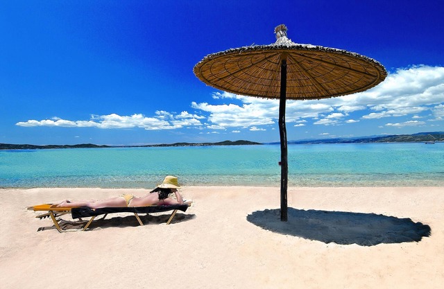 Akrathos Beach Hotel
