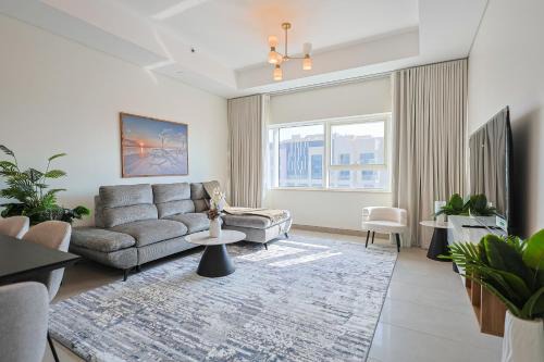 Al Raha 4-bedroom Suite