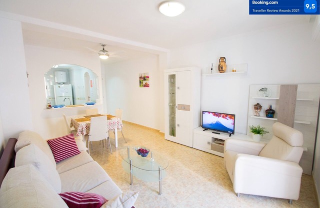Alacant Home: Modern flat 200 meters away from the beach