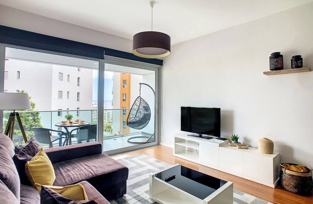 Alameda Apartment by LovelyStay