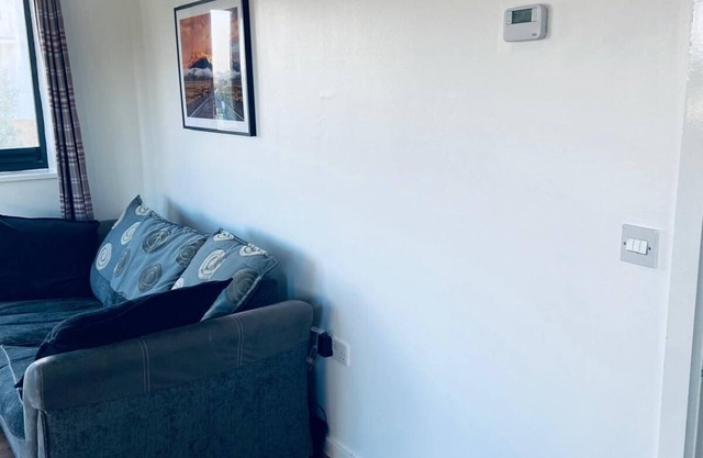 Alba, 2 Bed Flat, by Grays Station, Free parking