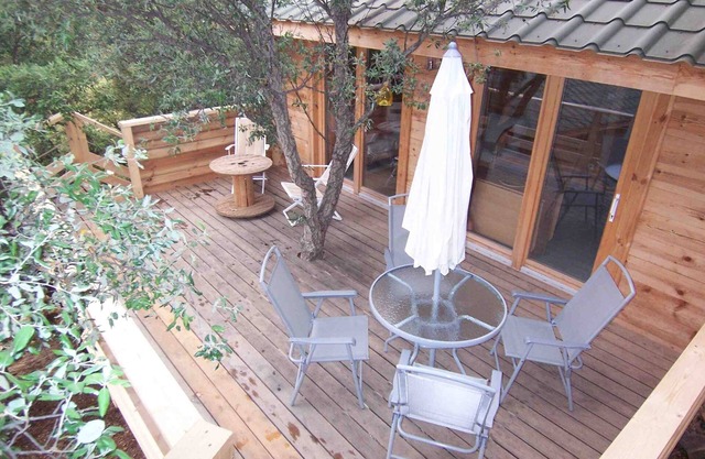 Albaria Lodge, pavilions nestled in the trees, quiet, with terrace 4pers