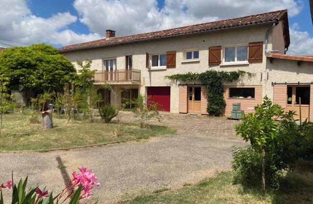 ALBI - Cœur d'Occitanie Farmhouse in town. Ideal for family, friends, work