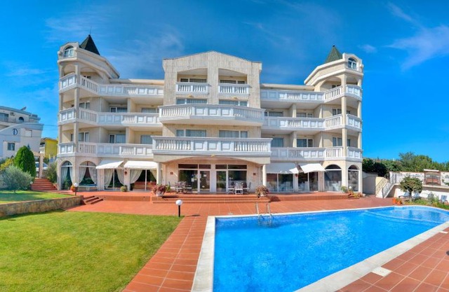 Alekta Hotel - Free Parking