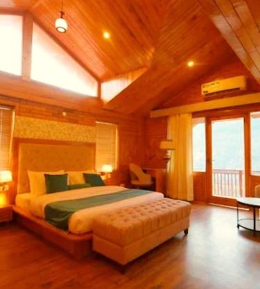 Alexandra - a lush boutique stay