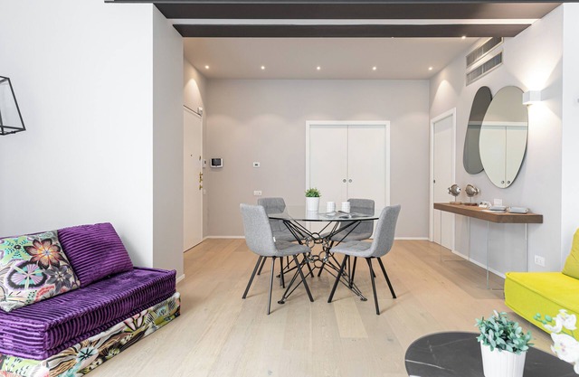 Aliprandi 29 - Two Bedroom Apartment, Sleeps 5