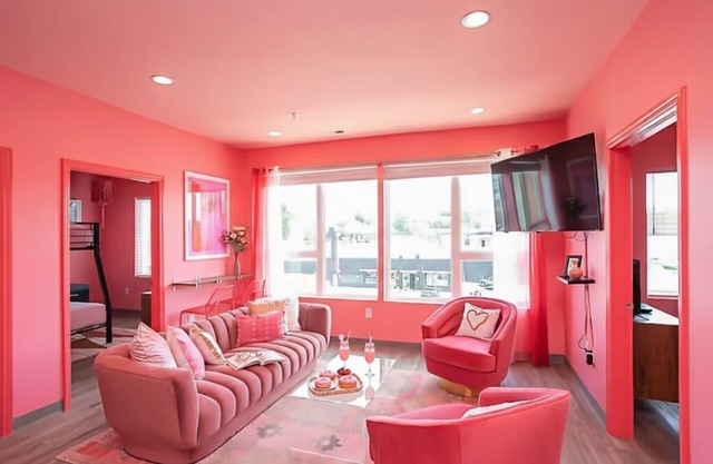 🍷🌇 All Day & Night! BEST EAST NASH location - Walkable