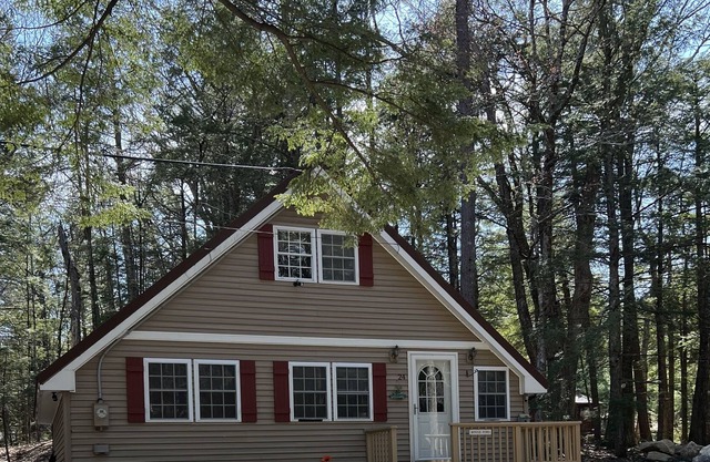 All season cottage with Moose Pond Beach, Tennis & Pool