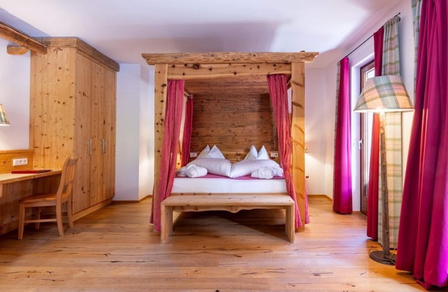 "Alm-Suite" with bathtub, shower, WC (4-6 n.) - Natur- und Wellnesshotel Höflehner