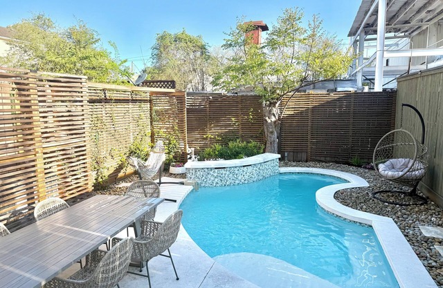 Alo House @Heights-Downtown |Pool| 3BR| 3.5BA