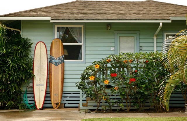Aloha Charm on Maui's North Shore - Right by Mama's Beach.