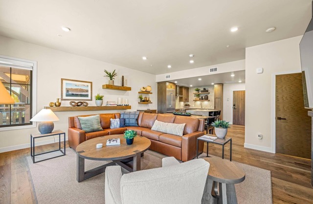 Alpenglow Escape | 1B Village Condo