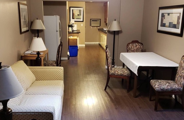 ♥ ALPINE COMFORT 5 Min to Golf & Ski.