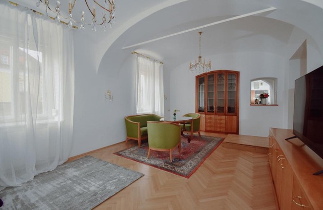 Altbauwohnung in städtischer Ruhelage