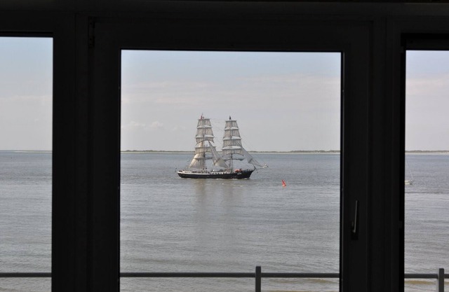 Alte Teestube - Central city location right by the sea with sauna and pool