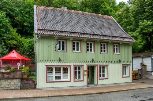 Altes Höhlenführerhaus