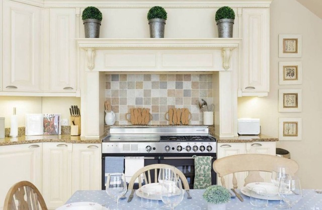 ALTIDO 2bed house with parking near Dean Gardens