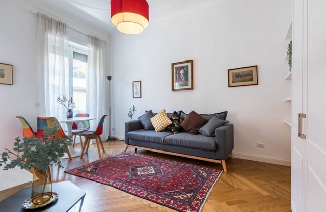 ALTIDO Lovely Flat for 2, Quiet Street near Centre