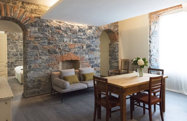 ALTIDO Stylish Apt for 4, close to Como Centre