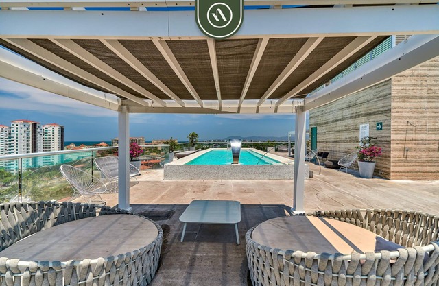 Amazing 2 BR Condo - Marina - Rooftop Pool - Gym