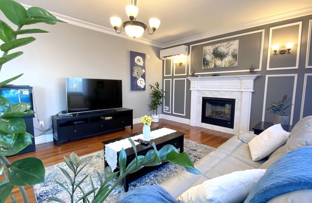 Amazing 4-Bedroom House in Bedford