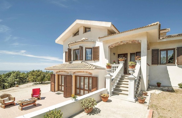 Amazing apartment in Sennori -SS- with house sea view