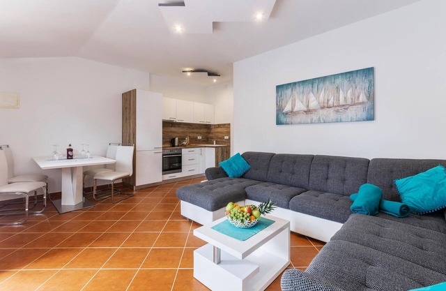Amazing apartment in Pavicini with WiFi