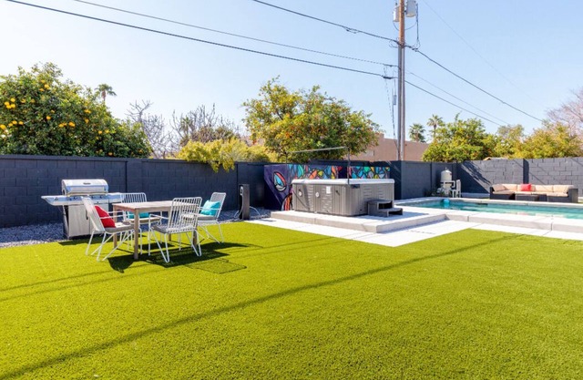 Amazing backyard wpool~Walk to Old Town Scottsdale
