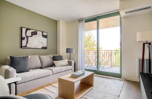 Amazing Ballston 1BR w/Gym & Pool, near Restaurants, by Blueground