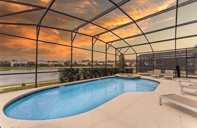 AMAZING BELLA VIDA RESORT 270BD-5 BEDROOMS - 5 BATHROOMS - 10 GUESTS- LAKE VIEW