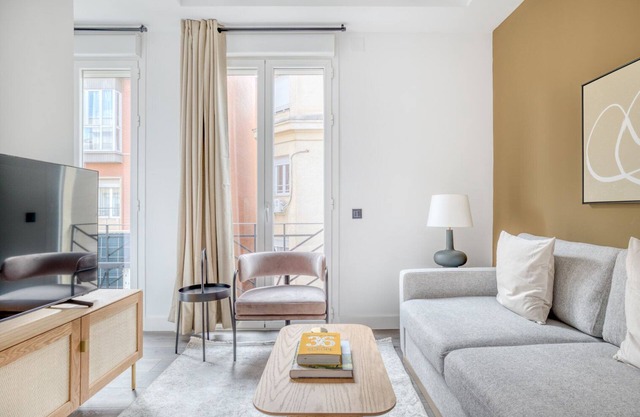 Amazing Chamberi 2BR, in the heart of Madrid, by Blueground
