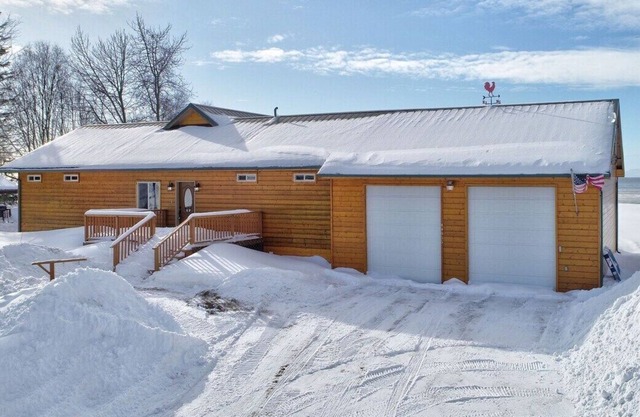 Amazing Cook Inlet & Mountain View Home & Cabin