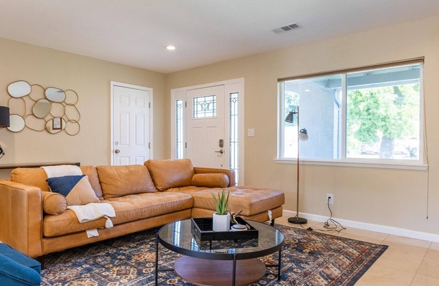 Amazing Cupertino 4BR w/Backyard, close to Restaurants, by Blueground