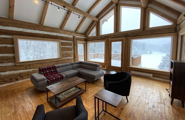 Amazing Domain with modern log cabin on the lake front