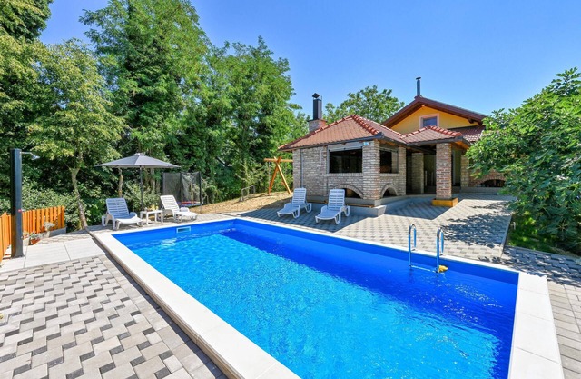 Amazing home in Susobreg with WiFi