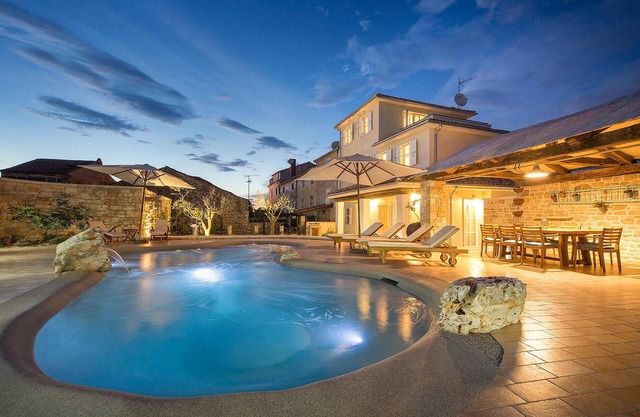 Amazing home in Umag with sauna