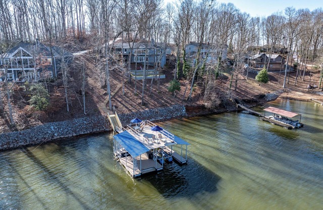 AMAZING LAKEVIEWS! Beautifully decorated 4 bdm waterfront home with 2-story dock