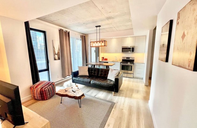 Amazing loft in MTL Old Port with stylish design, modern and a prime location near attractions.
