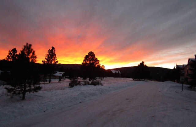Amazing Mountain Views - 2 bedroom 2 bath, sleeps 5 comfortably