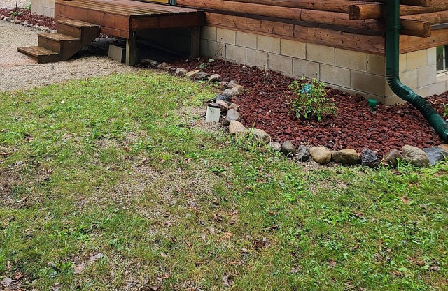 Amazing private lakefront cabin on the trails!