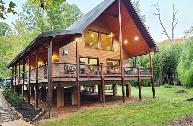 Amazing RIVERFRONT Cabin.