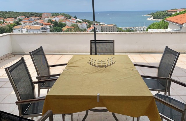 AMAZING SEAVIEW, 45m2 TERRACE, 2 MINUTE WALK TO BEACH, RESTAURANTS, BARS, SHOPS
