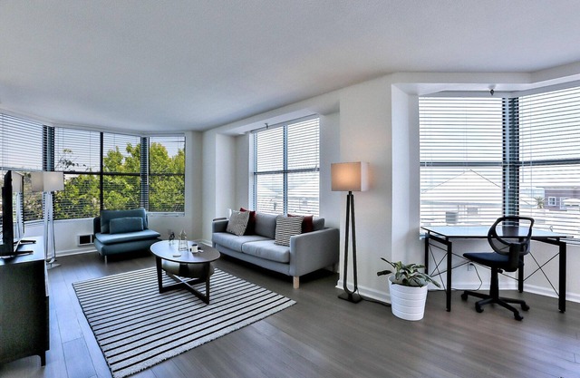 Amazing South Beach 1BR w/Pool, Gym, Tennis & Sauna, by Blueground