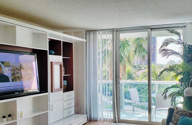 Amazing Sunny Isles Beach Apartment