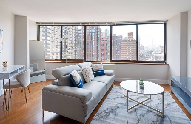 Amazing UES Luxury 2 Bed w/Gym, Pool,Laundry #6161